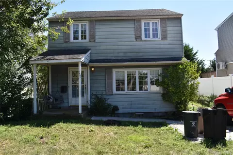 2462 Marine Pl, Bellmore, NY 11710