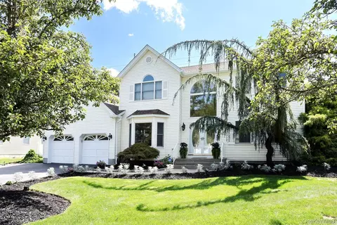 40 Delongis Ct, Orangetown, NY 10976