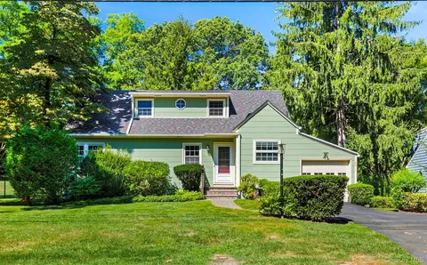 25 Highland Ave, Greenburgh, NY 10591