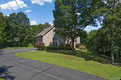 420 Rye Hill Rd, Monroe, NY 10950