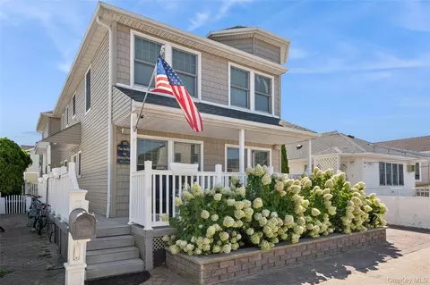 33 Beach 221 St #0, Breezy Point, NY 11697
