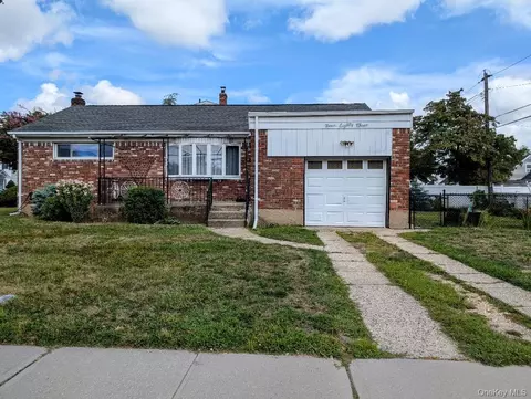 483 S Oyster Bay Rd, Plainview, NY 11803