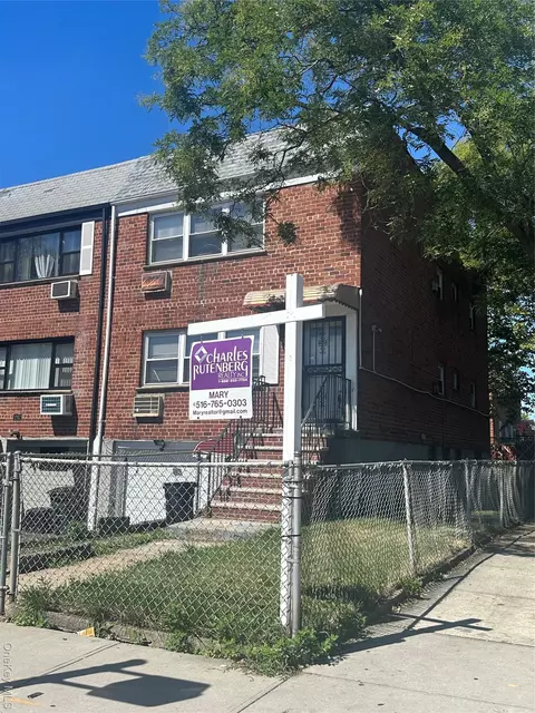 11702 227th St, New York, NY 11411