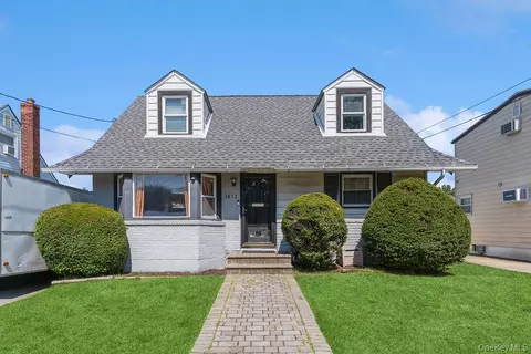 1472 Clay St, Elmont, NY 11003