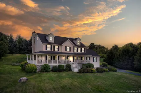 97 Cunningham Dr, Union Vale, NY 12540