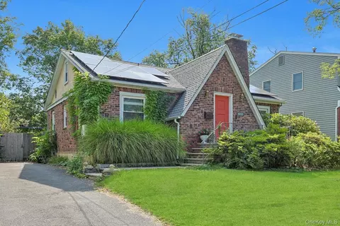 15 Westend Ave, Orangetown, NY 10960