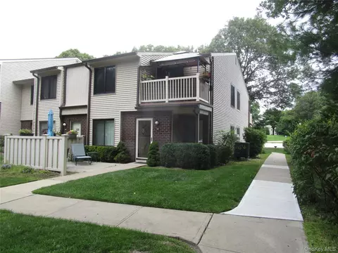 217 Birchwood Rd, Medford, NY 11763