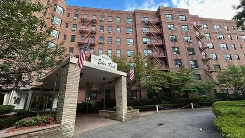 84-01 Main St #627, Jamaica, NY 11435