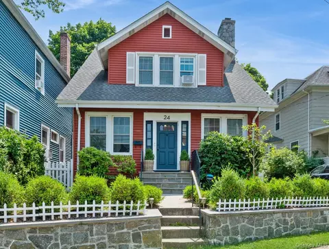 24 School St, Greenburgh, NY 10706