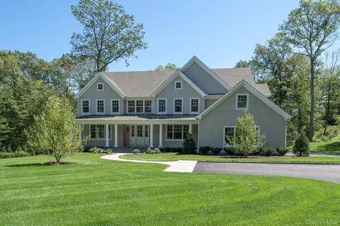 68 Saw Mill Rd, Cold Spring Harbor, NY 11724
