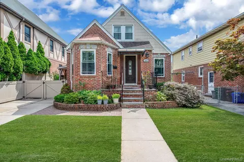 189-46 45th Dr, Flushing, NY 11358