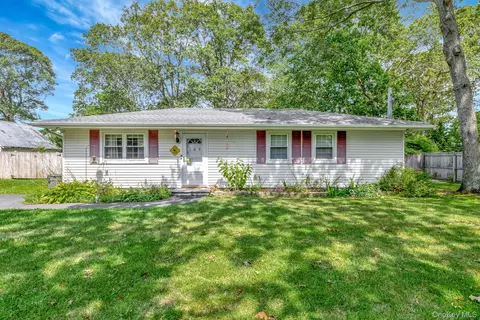 169 Pawnee Ave, Mastic, NY 11950