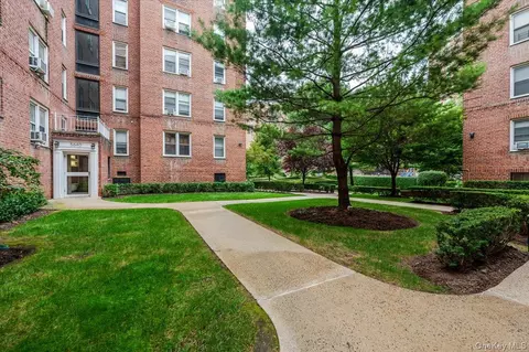 5640 Netherland Ave #1B, New York, NY 10471