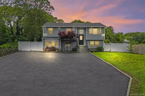 350 Holbrook Rd, Lake Ronkonkoma, NY 11779