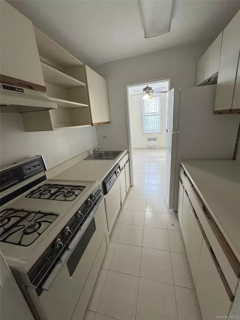 735 Avenue W #1M, Brooklyn, NY 11223