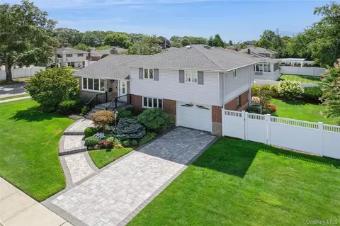 358 Martin Pl, Massapequa Park, NY 11762