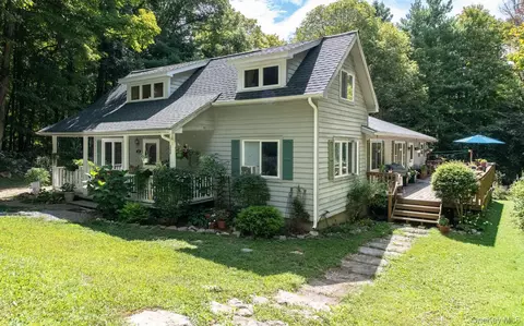 12 Skytop Rdg, Clinton, NY 12572