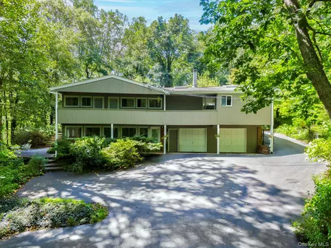 29 Tiffany Rd, Oyster Bay, NY 11771