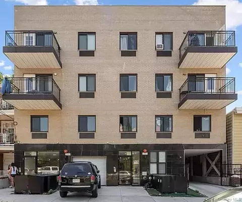 49-10 111th St #3A, Corona, NY 11368