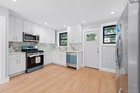 1642 Hering Ave, New York, NY 10461