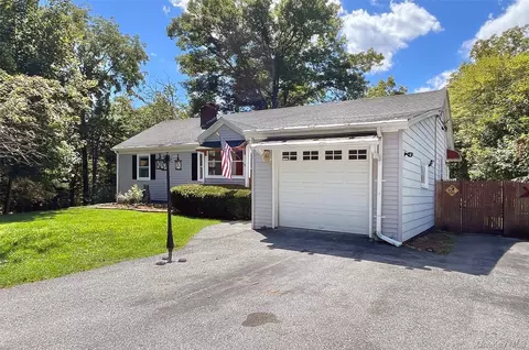 16 Martin Ter, Poughkeepsie, NY 12603
