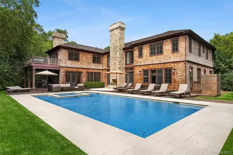 20 Devonshire Ln, Amagansett, NY 11930