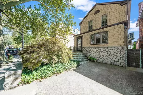 1636 Williamsbridge Rd, New York, NY 10461