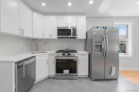 3210 Paulding Ave, New York, NY 10469