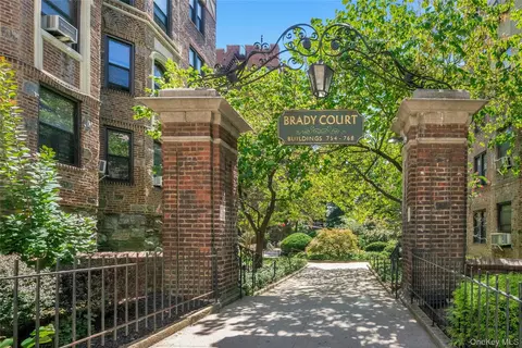 760 Brady Ave #117, New York, NY 10462