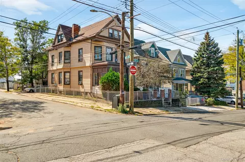 40 Point St, Yonkers, NY 10701