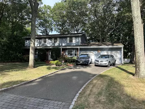 3 Wedgewood Ct, Miller Place, NY 11764