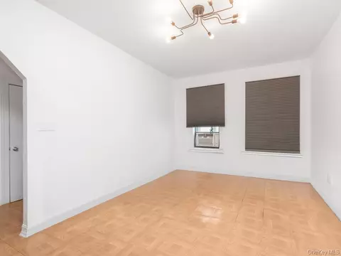 Living - 805 E 182nd St #4E, New York, NY 10460 photo 4 of 4
