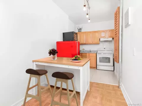 Kitchen - 805 E 182nd St #4E, New York, NY 10460 photo 1 of 2