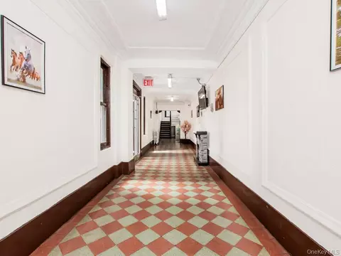 Entry Way - 805 E 182nd St #4E, New York, NY 10460 photo 2 of 3