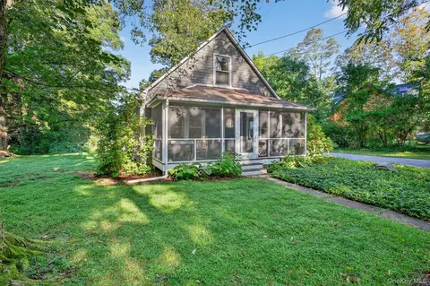 11 Ackert Hook Rd, Rhinebeck, NY 12572