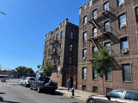 97-52 75th St #B1, New York, NY 11416