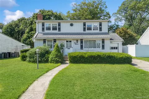 1112 South Dr, Merrick, NY 11566