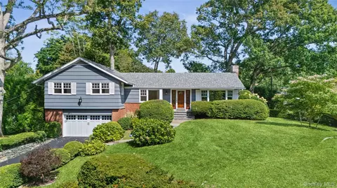 118 Winding Brook Rd, New Rochelle, NY 10804