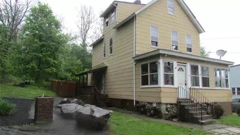 95 W Van Ness St, Newburgh, NY 12550