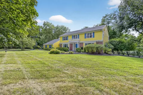 27 Orchard Hill Rd, Katonah, NY 10536