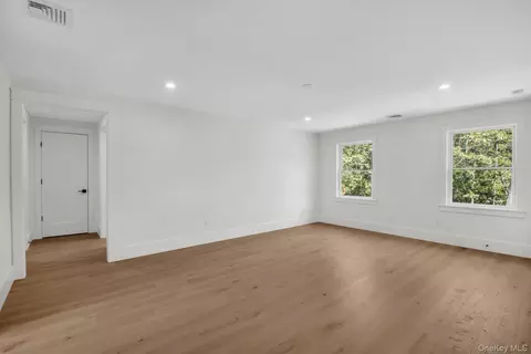 Bedroom - 95 N Summit Blvd, Westhampton, NY 11977 photo 1 of 4