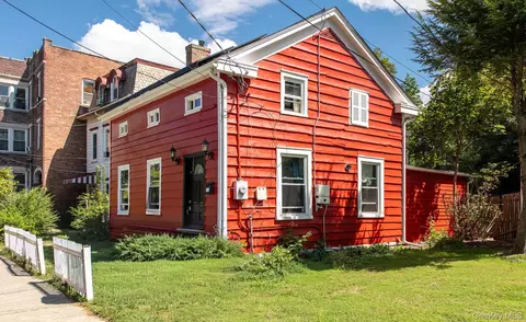 88 S Hamilton St, Poughkeepsie, NY 12601