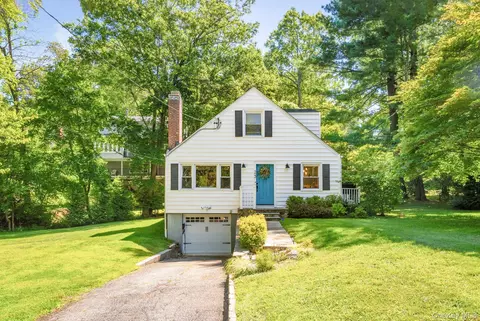 23 Brookside Pl, Mount Pleasant, NY 10570
