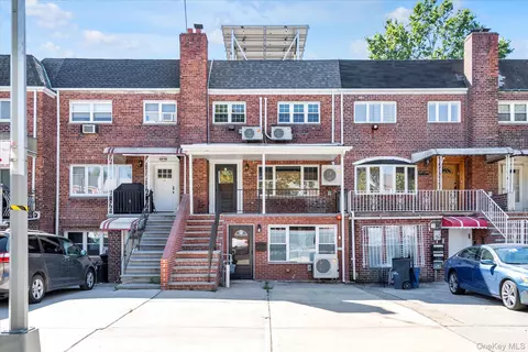 147-48 76th Rd, Flushing, NY 11367