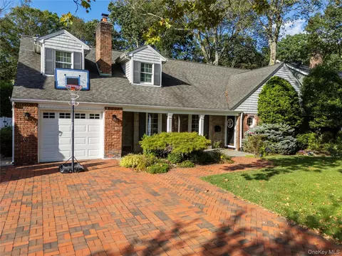 3 Reeve Rd, Rockville Centre, NY 11570