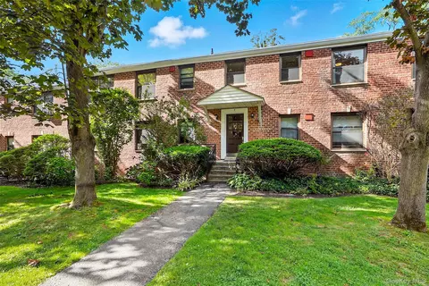 7 Rockledge Rd #2B, Greenburgh, NY 10530