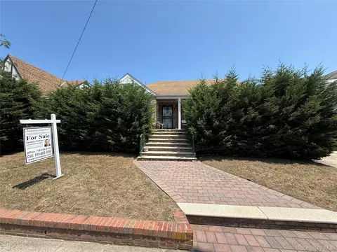 420 Beach 142nd St, New York, NY 11694