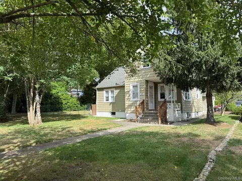 443 N Country, Brookhaven, NY 11789