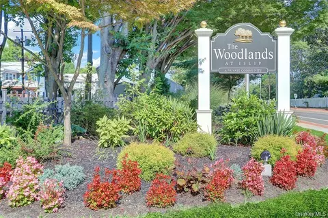 113 Finch Ln #1B, Islip, NY 11751