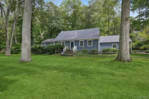 10 Goose Hill Rd, Cold Spring Harbor, NY 11724